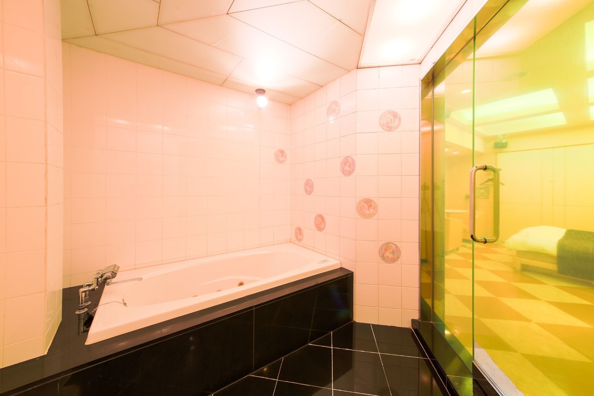 Free toiletries, hair dryer, bathrobes, towels