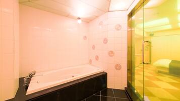 Free toiletries, hair dryer, bathrobes, towels
