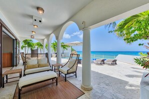 Villa (3 Bedrooms) | Balcony