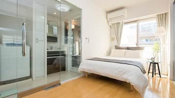 2 bedrooms, desk, iron/ironing board, WiFi (free)
