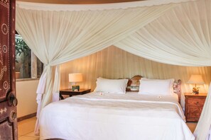 1 bedroom, bed sheets