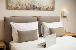 4 bedrooms, in-room safe, iron/ironing board, free WiFi