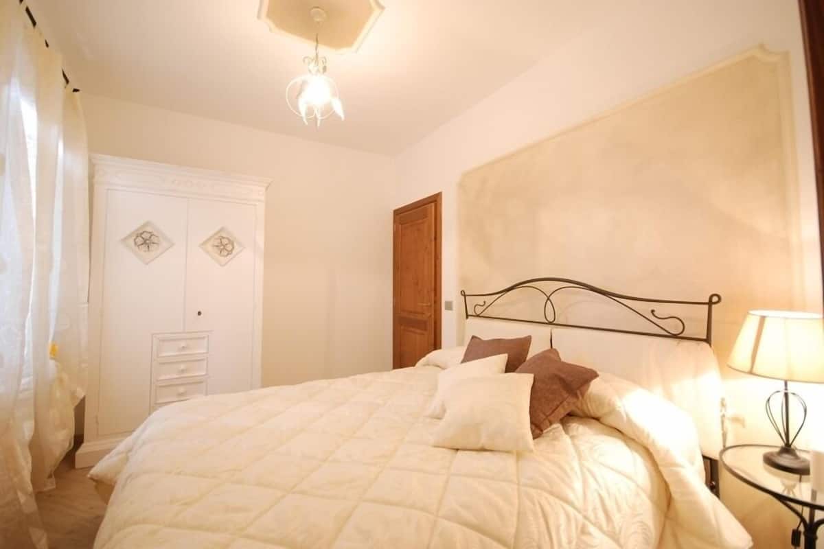 Apartment, 1 Bedroom, Mountain View (Castel San Niccolò) | In-room safe, iron/ironing board (on request), free WiFi, bed sheets