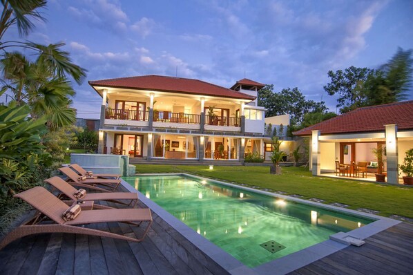Pool - Luxury Villa in Bali near Beach, Bali Villa 2054 (Canggu)