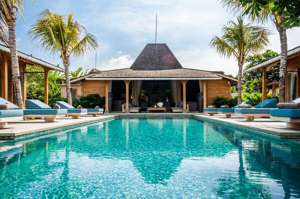 Pool - Luxury 4 Bedroom Villa With Private Pool, Bali Villa 2006 (Kerobokan)