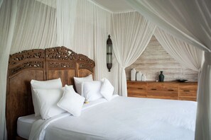 Villa (1 Bedroom) | 1 bedroom, bed sheets - Luxury 4 Bedroom Villa With Private Pool, Bali Villa 2006 (Kerobokan)