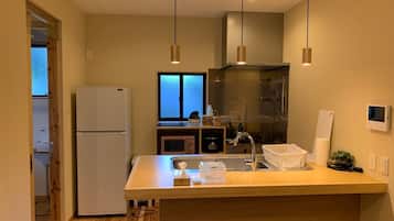 Fridge, microwave, stovetop, cookware/dishes/utensils