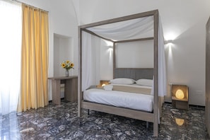 Egyptian cotton sheets, premium bedding, pillow-top beds, minibar
