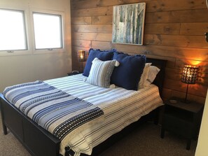 2 makuuhuonetta, silitysrauta/-lauta, Wi-Fi, vuodevaatteet