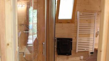 Tree House (Artemis) | Bathroom shower