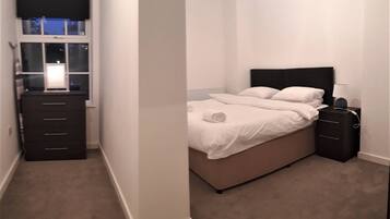 2 bedrooms, iron/ironing board, free WiFi