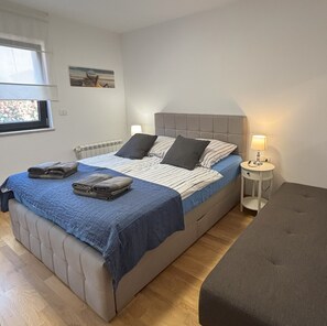 3 bedrooms, WiFi, bed sheets