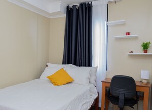 1 bedroom, desk, iron/ironing board, free WiFi - Two roomed apartment - sunset villa Kibagabaga (Kacyiru)