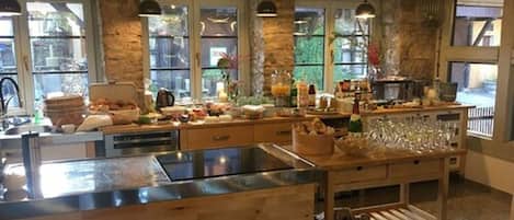 Café da manhã (EUR 12 por pessoa)