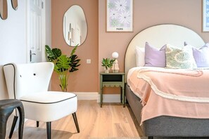 1 chambre, fer et planche à repasser, Wi-Fi, draps fournis