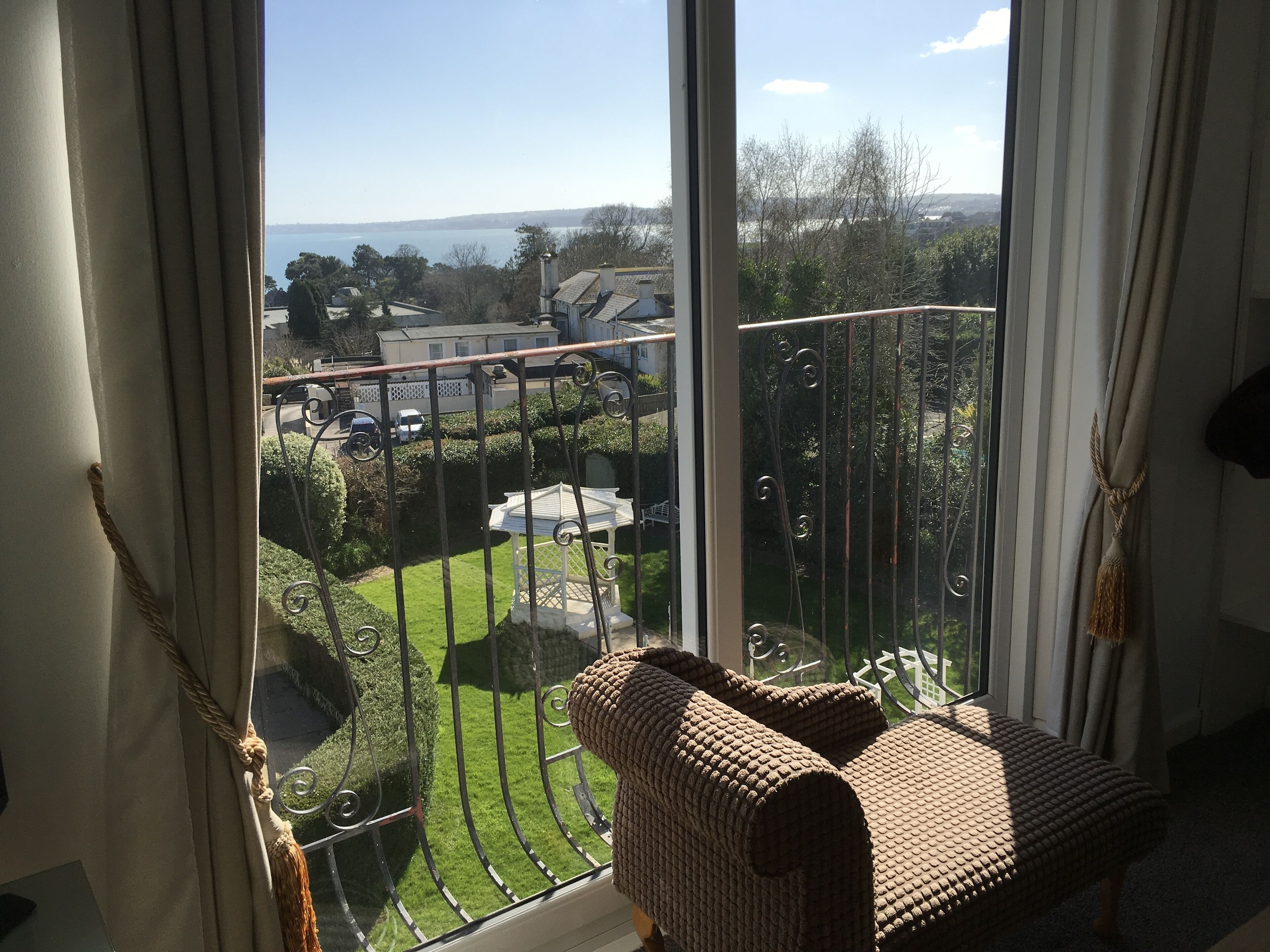 double room with sea view | iron/ironing board, free wifi, bed sheets