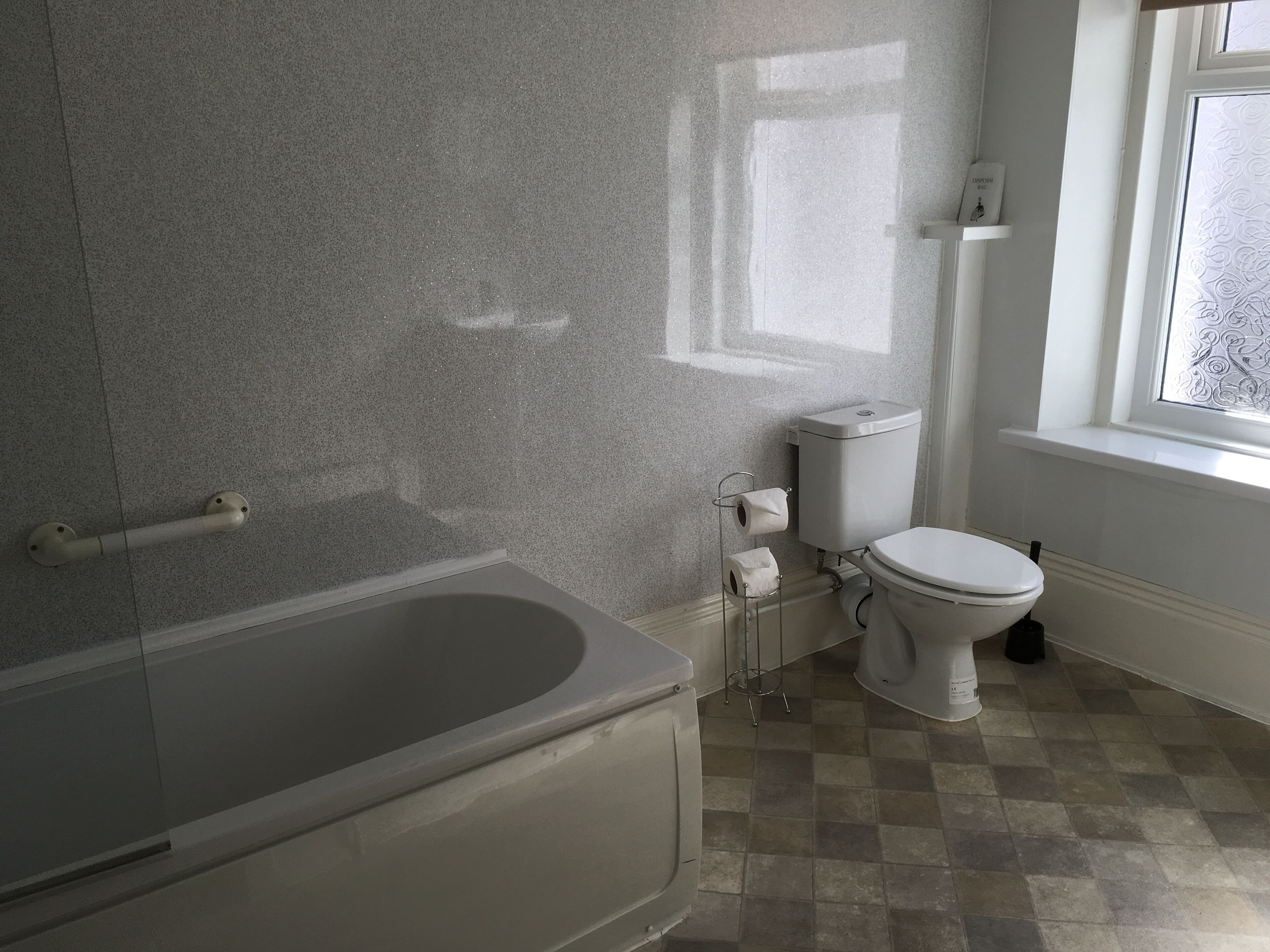 double / twin | bathroom | towels