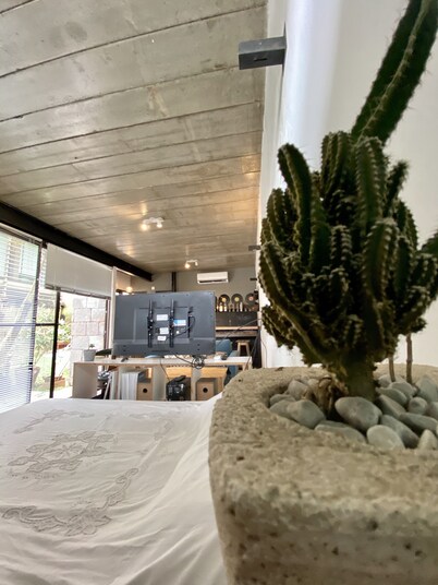 Studio apartment in The Heart of CITY BELL