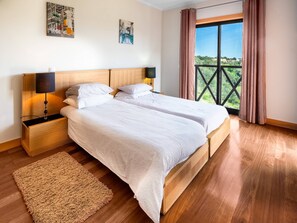 4 Schlafzimmer, Bügeleisen/Bügelbrett, Internetzugang, Bettwäsche