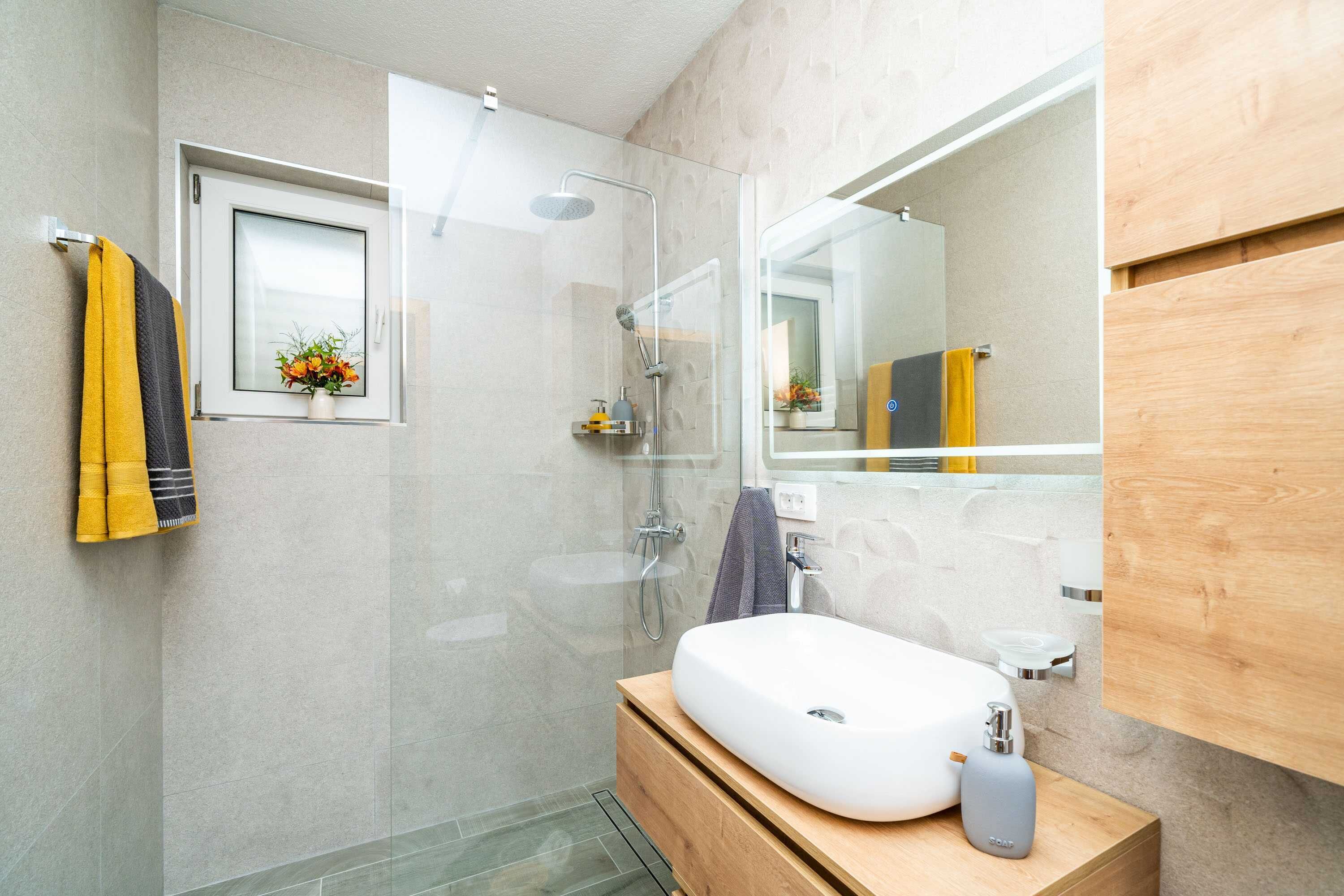 Huoneisto (Comfort Two Bedroom Apartment with Te) | Kylpyhuone | Ilmaiset hygieniatuotteet, hiustenkuivaaja, pyyhkeet