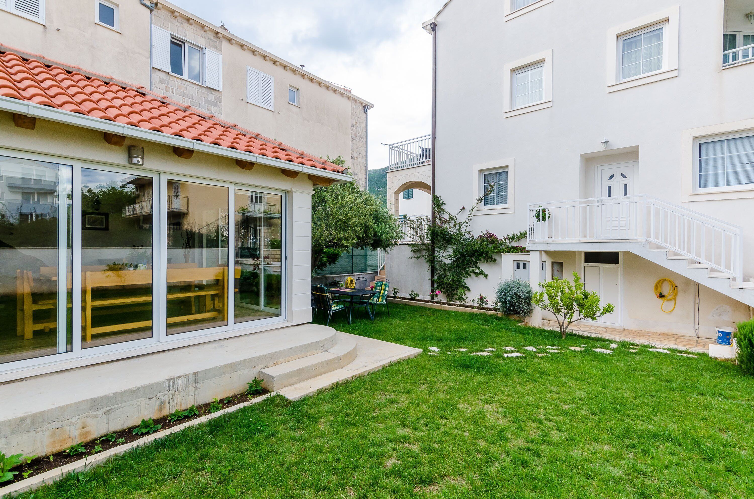 Lejlighed (One Bedroom Apartment with Balcony) | Udendørsområde