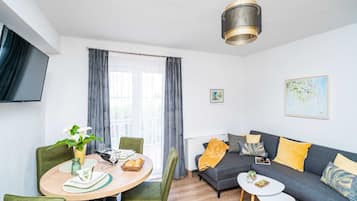 Apartment (Comfort Two Bedroom Apartment with Te) | Private kitchen | Fridge, microwave, stovetop, dishwasher