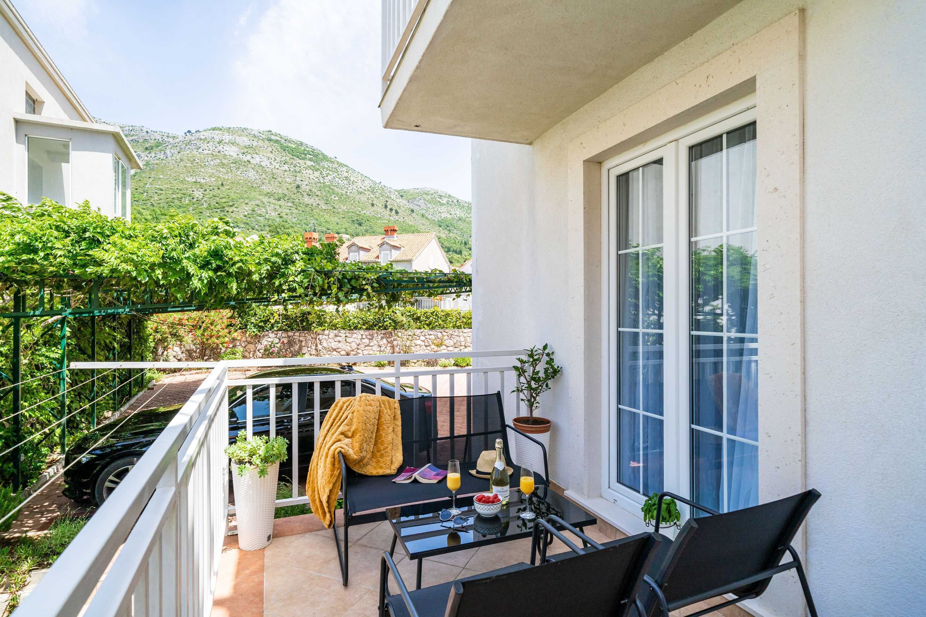 Apartment (Comfort Two Bedroom Apartment with Te) | Balcony
