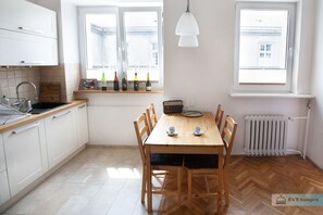 Apartment, 2 Bedrooms | Private kitchen | Fridge, oven, stovetop, coffee/tea maker - Warsaw Concierge Bracka City Center (Warsaw)