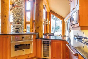 Fridge, microwave, oven, stovetop - Large Family Chalet on Nicklaus North Golf Course (Whistler)