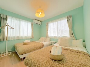4 bedrooms, desk, iron/ironing board, free WiFi