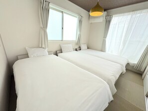 4 bedrooms, desk, iron/ironing board, free WiFi