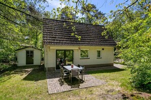 Outdoor dining - Holiday home Bosuil Nunspeet Veluwe (Nunspeet)