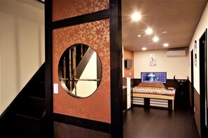 4 多间卧室、办公桌、熨斗/熨衣板、免费 WiFi