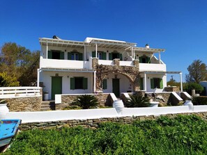 Front of property - Antique Apartments (Tinos)