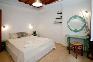 1 bedroom, hypo-allergenic bedding, individually decorated - Antique Apartments (Tinos)