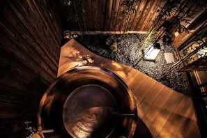 Unclassified image, 3 of 15, button