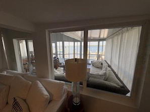 TV, stereo - Key Largo Sunset - Bayside open water - Tropical inspired 3 bed/2 bath (Key Largo)