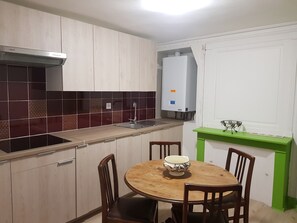 Electric kettle - Maison Jardin (Selles-sur-Cher)