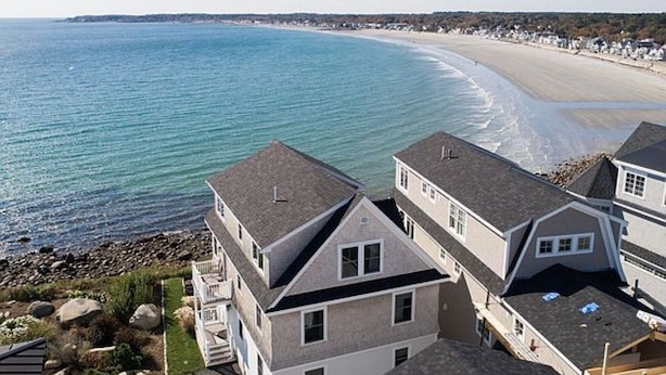 A coastal residential area with houses overlooking a beach. - Epic Ocean Vista, a Few Steps to the Beach, an Unforgettable Vacation ! (York)