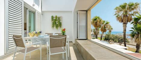 Apartment (2 Bedrooms) | Front of property