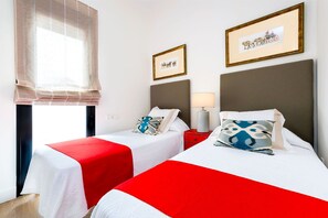 Apartment (2 Bedrooms) | 2 Schlafzimmer, Bügeleisen/Bügelbrett, kostenloses WLAN, Bettwäsche