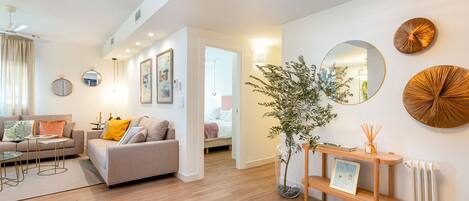 公寓 (5 Bedrooms) | 客廳 | 32 吋電視連有線電視頻道