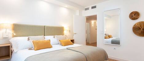 Lejlighed (5 Bedrooms) | 5 soveværelser, strygejern/strygebræt, gratis Wi-Fi, sengetøj