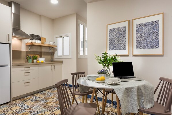 Apartment, 2 Bedrooms | Private kitchen