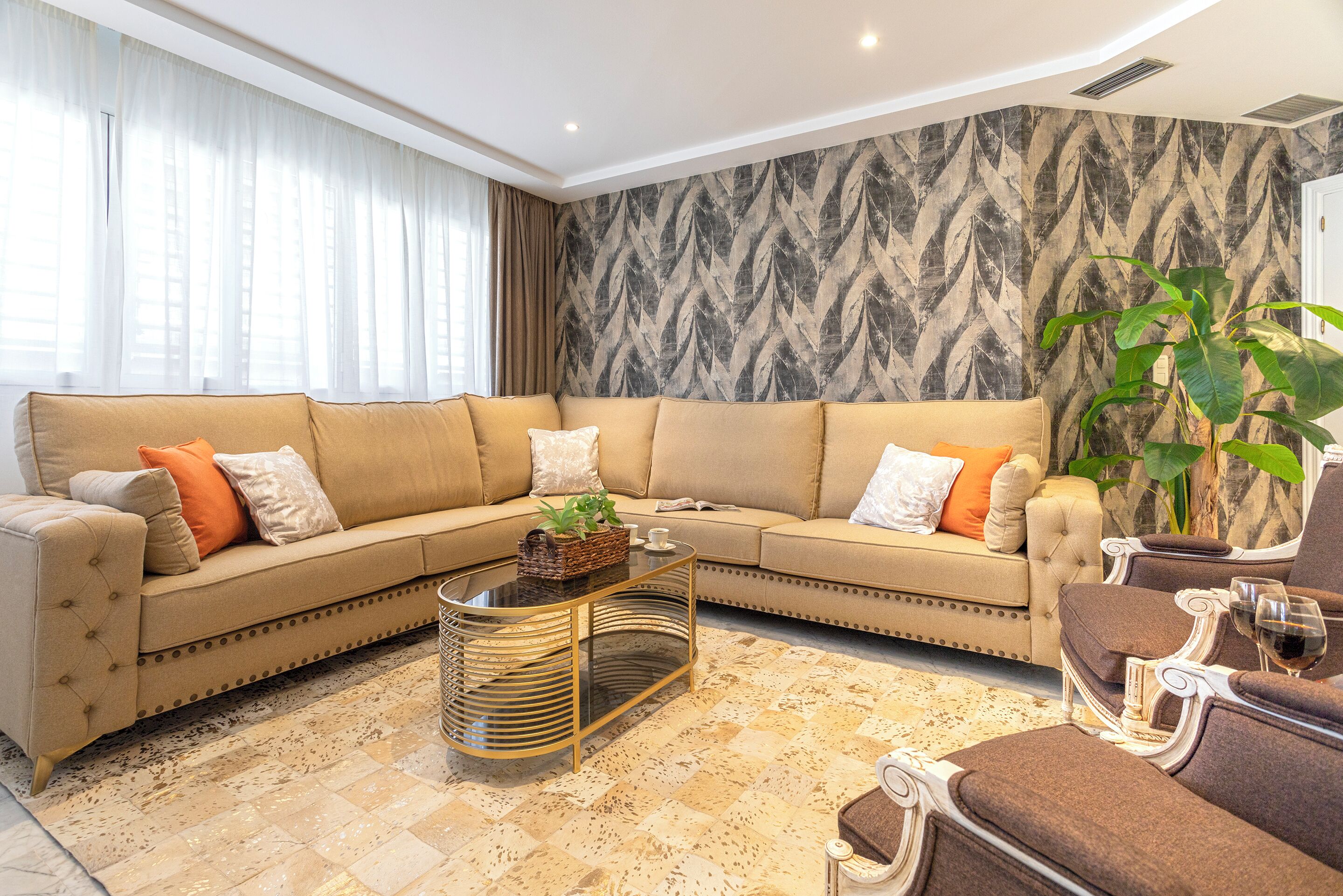 Appartement (3 Bedrooms) | Woonruimte | Een 32-inch televisie met kabelzenders