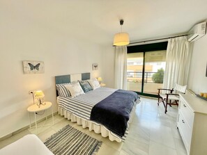 2 bedrooms, bed sheets