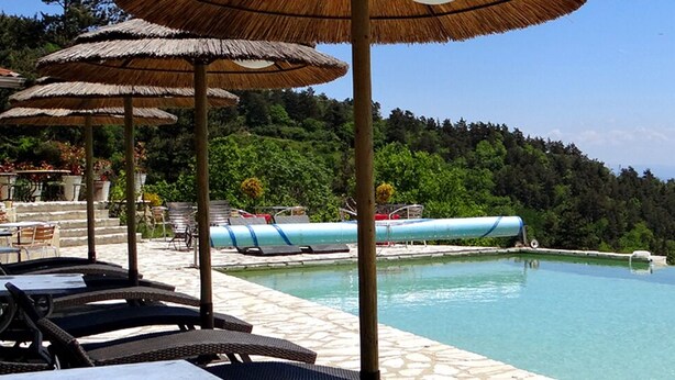 Seasonal outdoor pool - Le Hameau de la Mûre (Saint-Fortunat-sur-Eyrieux)