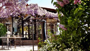 Terrace/patio - Le Hameau de la Mûre (Saint-Fortunat-sur-Eyrieux)