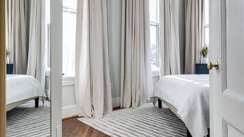 1 bedroom, iron/ironing board, WiFi (free), bed sheets