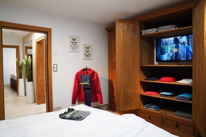 2 bedrooms, Internet, bed sheets